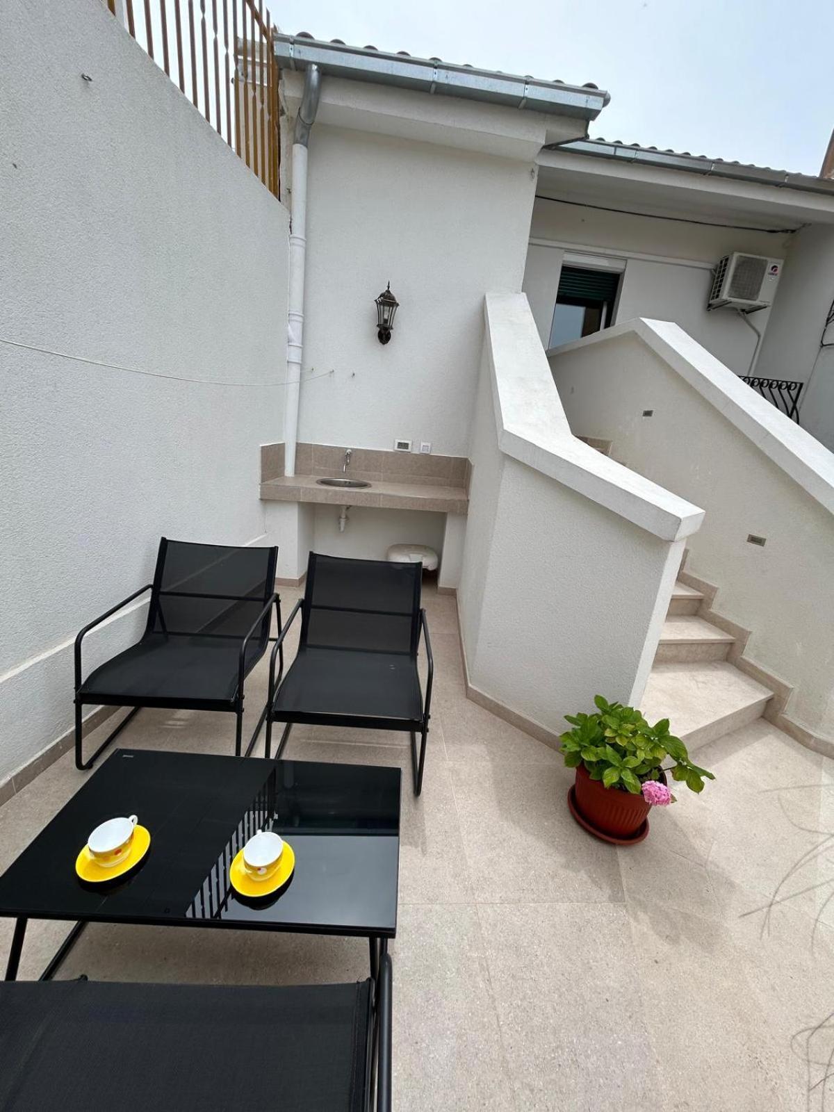 Duje & Roko Apartments Šibenik Eksteriør billede